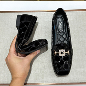 女鞋 舒适软底平底单鞋 41一43漆皮豆豆鞋 大码 2025新款 秋季 妈妈鞋