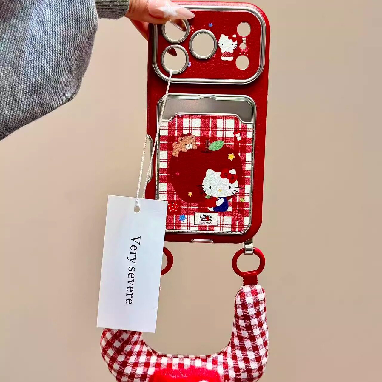 红格纹苹果小熊猫咪卡包腕带适用苹果17promax手机壳iphone16新款15pro女款14pm全包保护壳