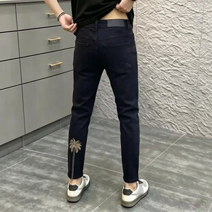 高级感刺绣黑色牛仔裤男韩版潮流弹力修身小脚裤青年痞帅百搭男裤