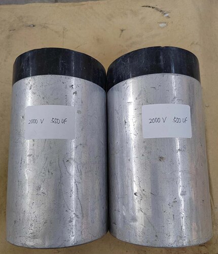 高压薄膜无极电容2000V 550uf 体积：135*230mm 一只88元
