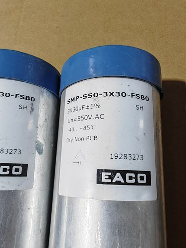 EACO三相薄膜无极电容550VAC 3*30UF 体积：78*210mm 一只58元