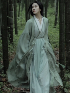 清冷系魏晋风气质2025新款飘逸绿色成人直裾广袖连衣裙汉服原创