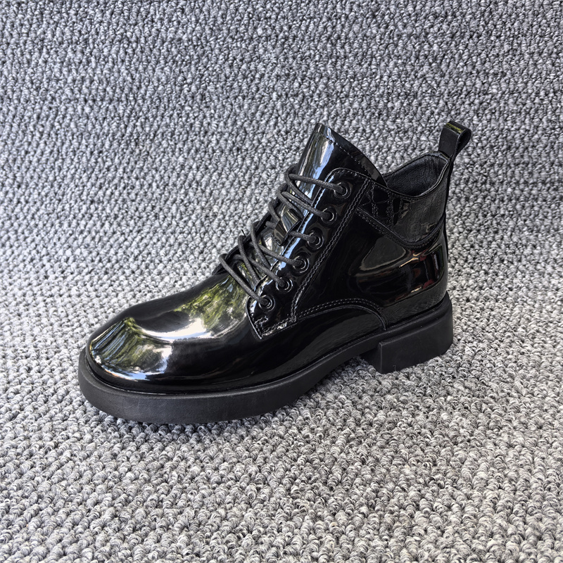 2025秋季新款时尚女鞋潮流厚底轻便运动休闲跑步鞋真皮光面皮短靴