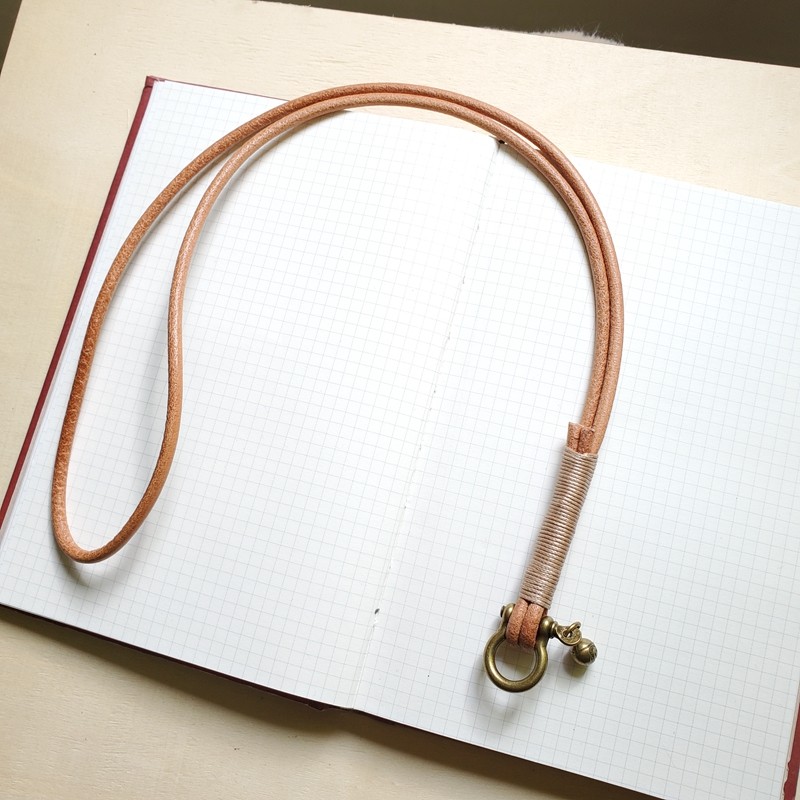 纯天然牛皮绳金属钥匙扣编织汽车圈链礼物斜跨包包挂件防丢挂脖件