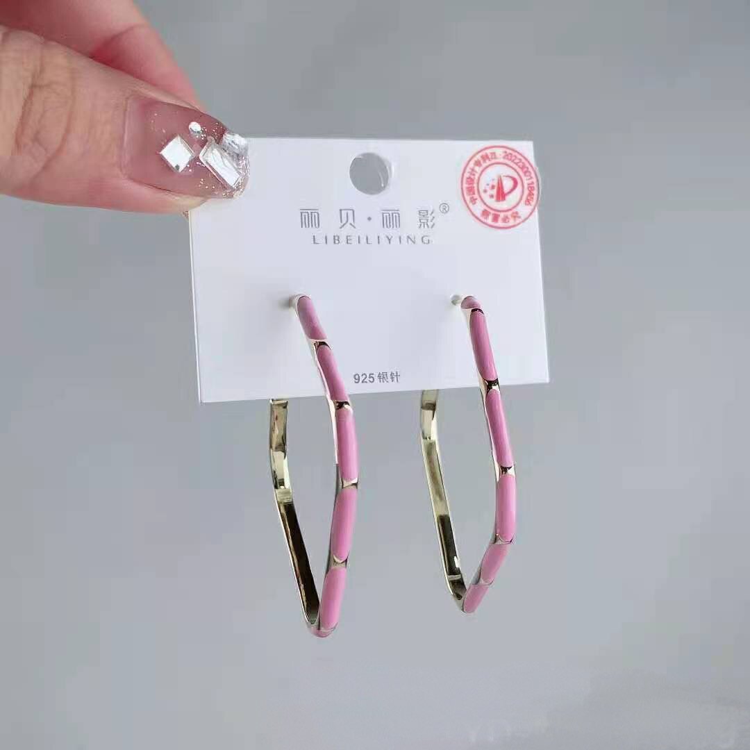 欧美气质时尚休闲冷淡风烤漆菱形夸张耳圈耳环s925银针