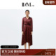 IMM尹默春三醋酸涤纶交织双缎面料V领收腰连衣长裙女