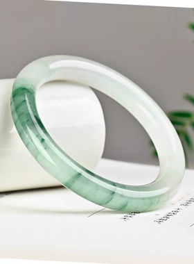 新疆冰种飘花半山半水玉手镯