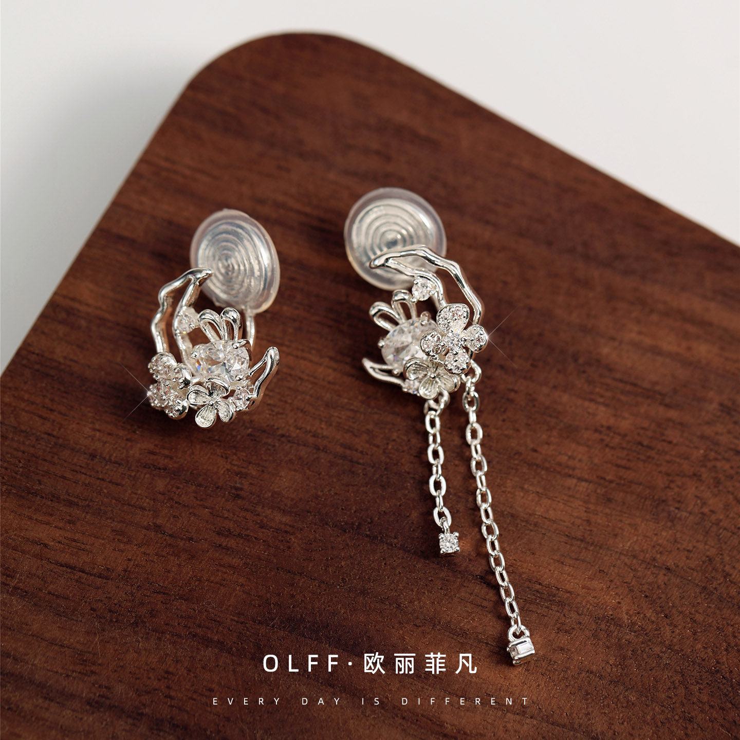 银色玉兔桂花月亮不对称耳钉耳夹