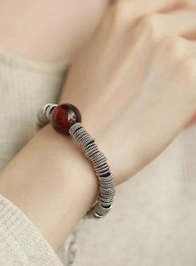 新款原创设计足银血珀手链