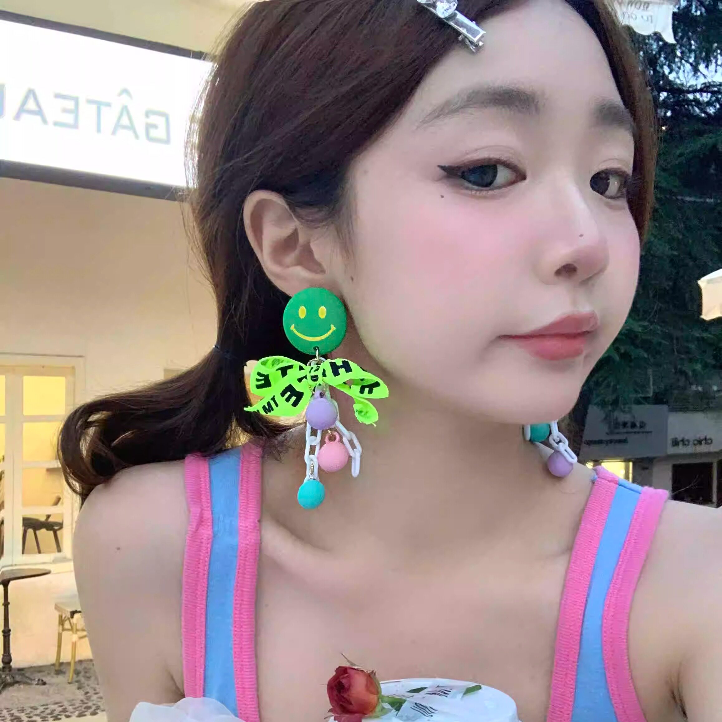 韩国东大门新款荧光绿色笑脸夸张大耳圈蝴蝶结不对称流苏款耳环银