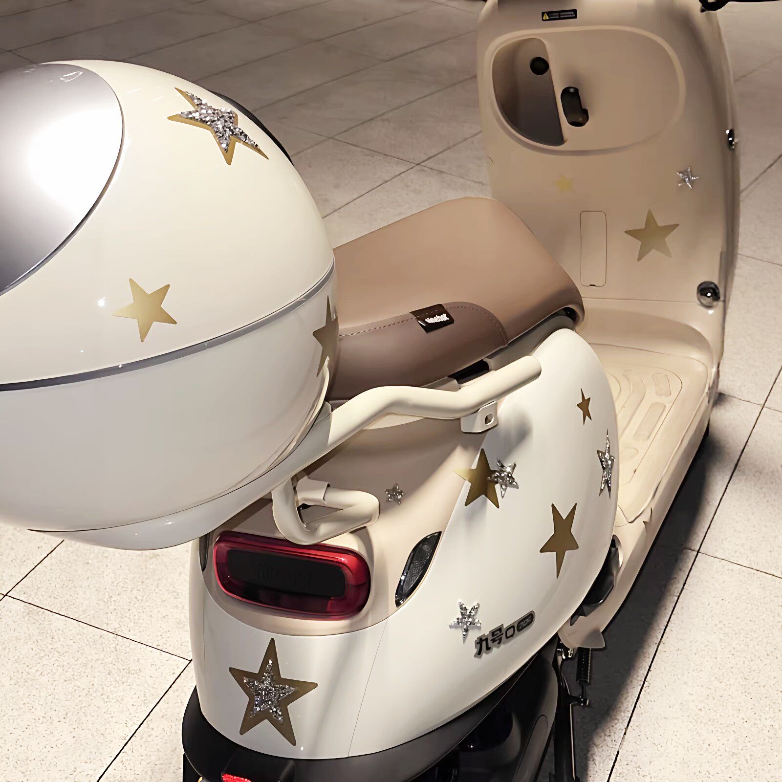 夯爆了!金色星星电动车