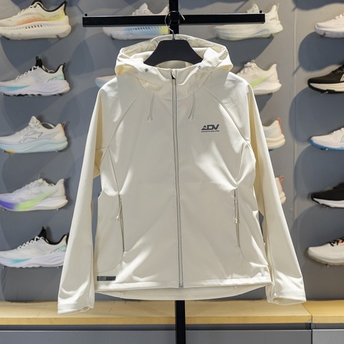 李宁女子连帽防泼水软壳外套