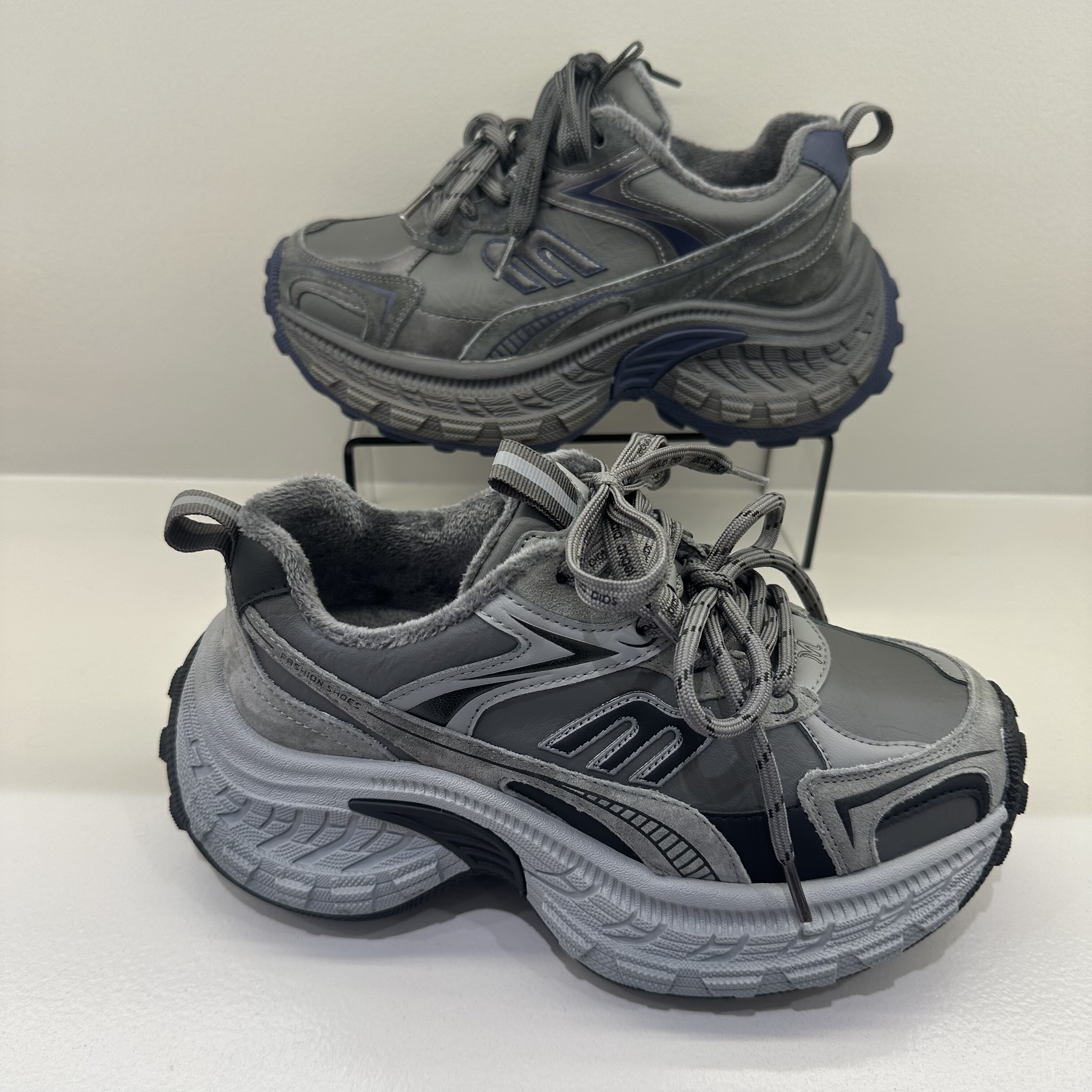 茵茵加2025秋冬新款欧洲站真皮圆头松糕底保暖老爹鞋女休闲运动鞋