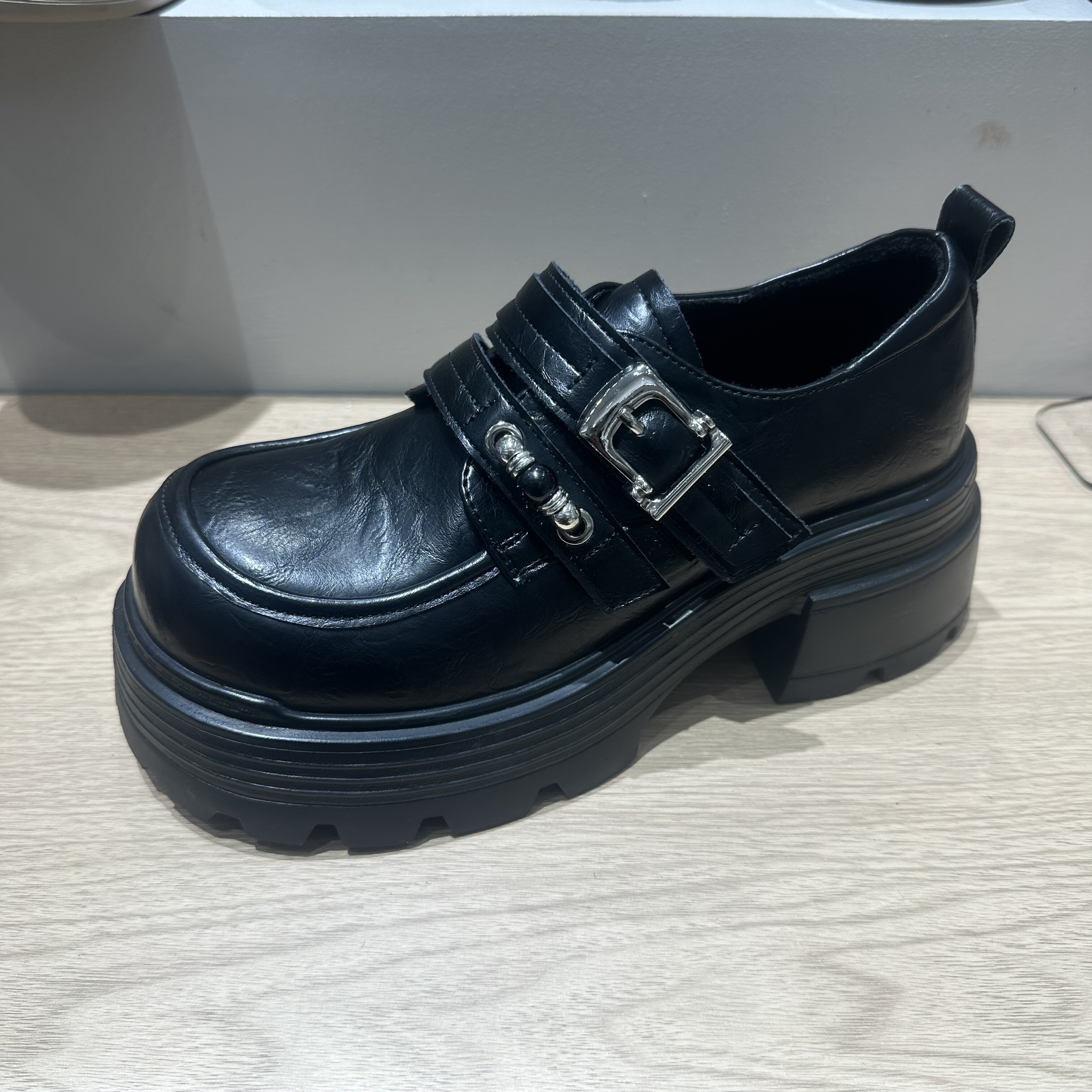 茵茵家英伦风皮带扣厚底增高小皮鞋女2025秋冬新款粗跟黑色乐福鞋