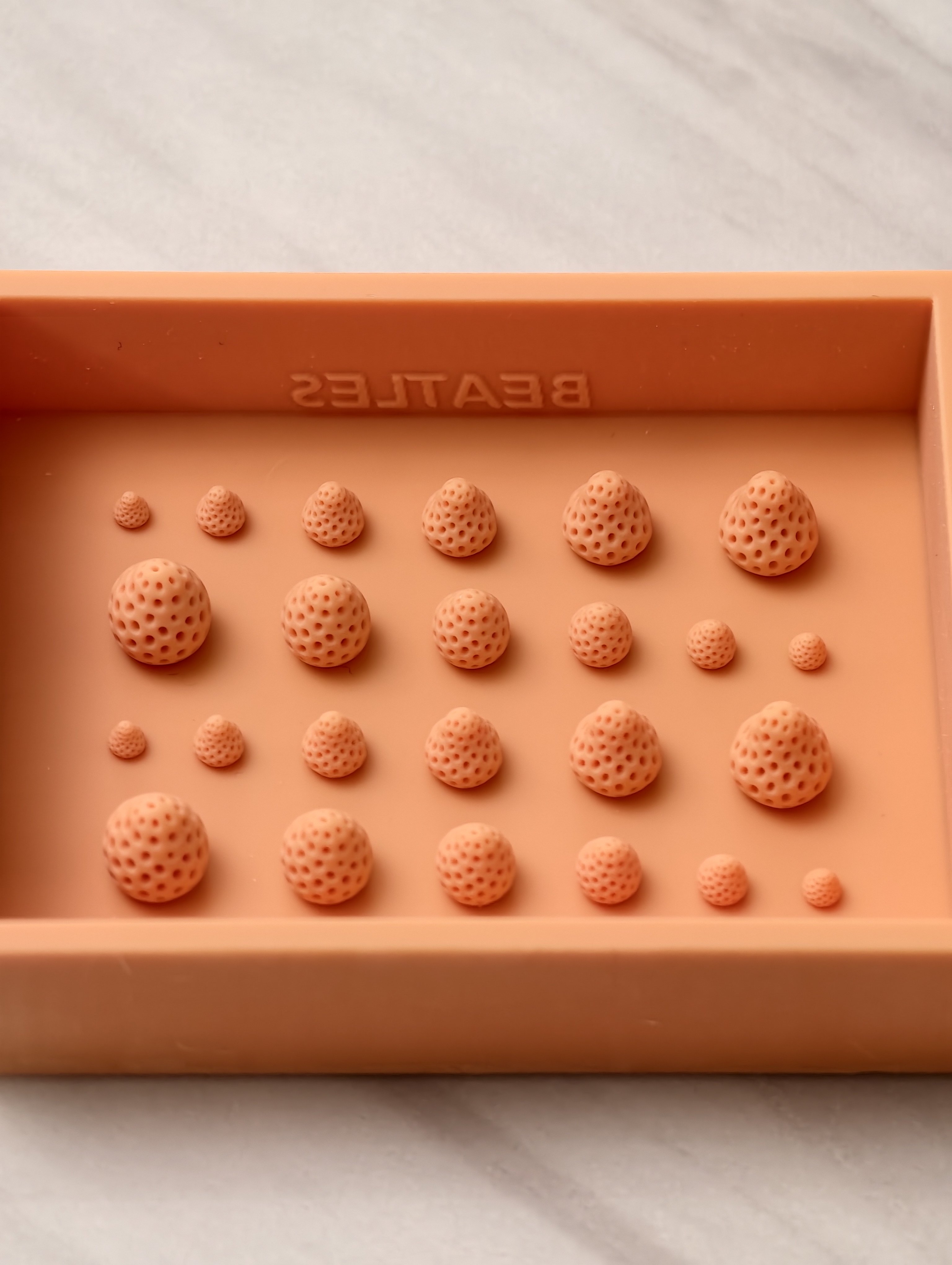 微缩食玩微缩草莓食品级硅胶模具原创模具粘土软陶模具6分12分