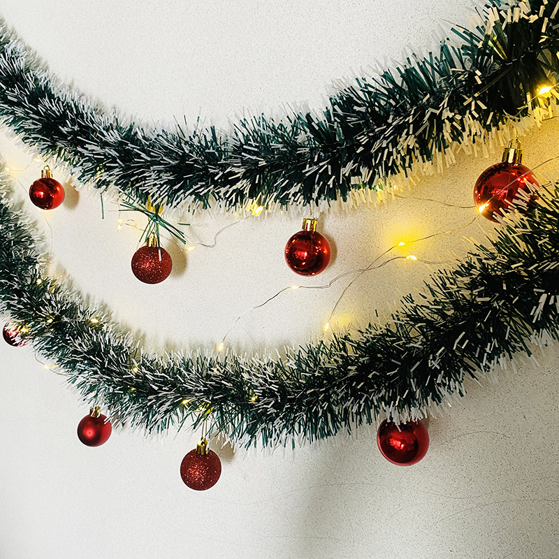 圣诞雪花毛条场景布置