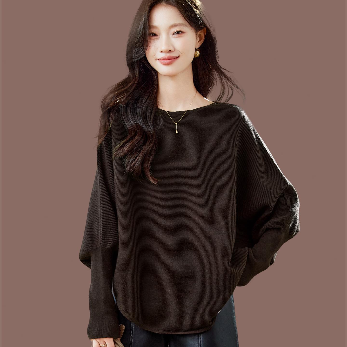 蝙蝠袖宽松上衣套头毛衣女外穿2025新款羊毛针织一字肩时尚打底衫