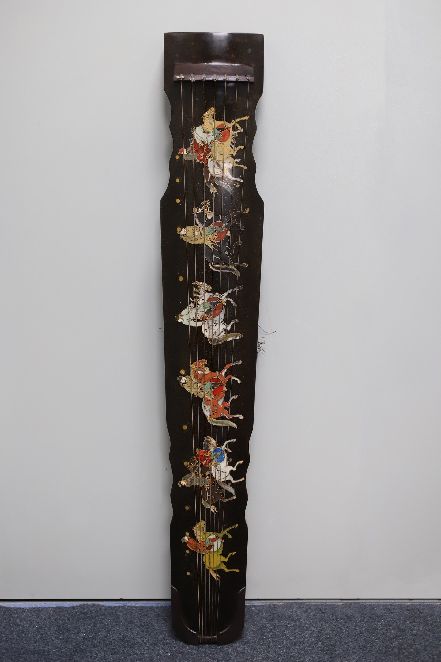 珍藏木胎漆器彩绘镶点贝壳民族古琴乐器长121厘米宽19厘米厚10cm