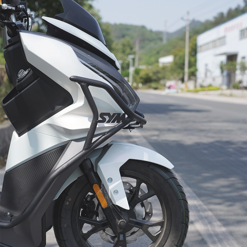 定制适用三阳巡弋150x后踏板摩托车改装护杠保险杠铝合金货架尾箱