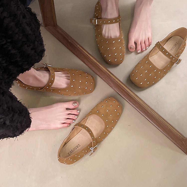 【优诗莱】铆钉法式晚晚风浅口单鞋女2025春季新款软底浅口一脚蹬