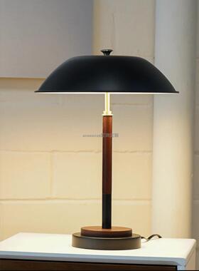 工厂直销Sirius 黑色伞形台灯 中古样板间客厅卧室床头锅盖灯酒店