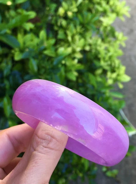 天然紫锂辉手镯内径：54.8mm，尺寸20.3*8.1mm重78.2