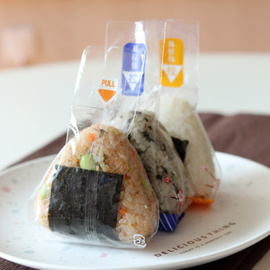 新品 日本三角饭团包装袋100个 食品用 防雾 送贴纸 可微波炉加热