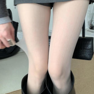 轻薄到微不可见 太jue了 坑条竖纹丝袜 白丝真 上腿清透感十足