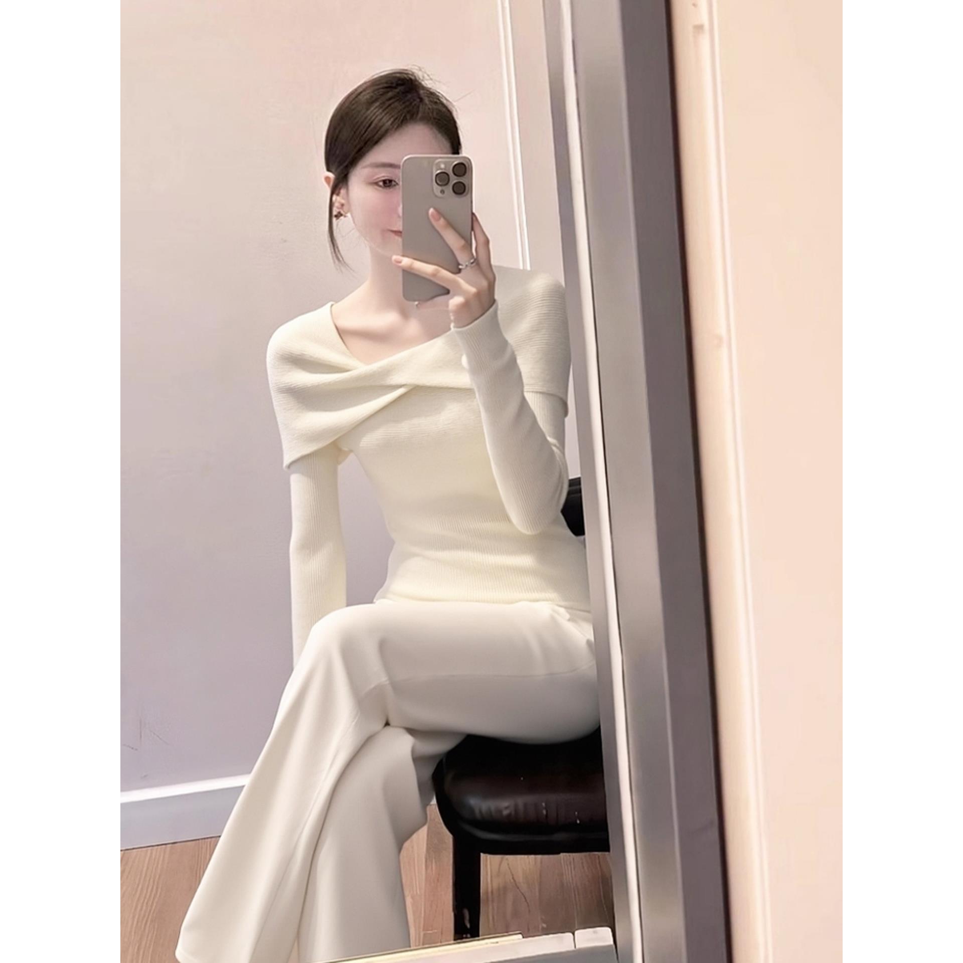 名媛白色一字肩针织上衣