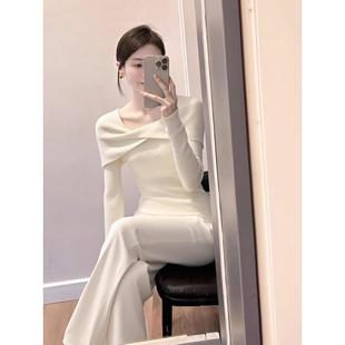 白色一字肩针织打底衫女2025秋冬气质名媛轻熟高级感修身内搭上衣