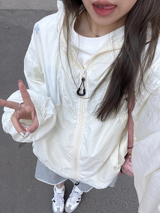 薄款 戶外輕薄透氣防曬衣女夏季 2025新款 寬松連帽長袖 沖鋒衣外套潮