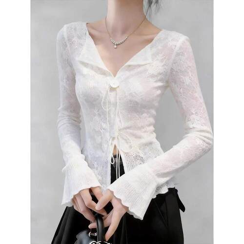 甜辣妹系带蕾丝喇叭上衣