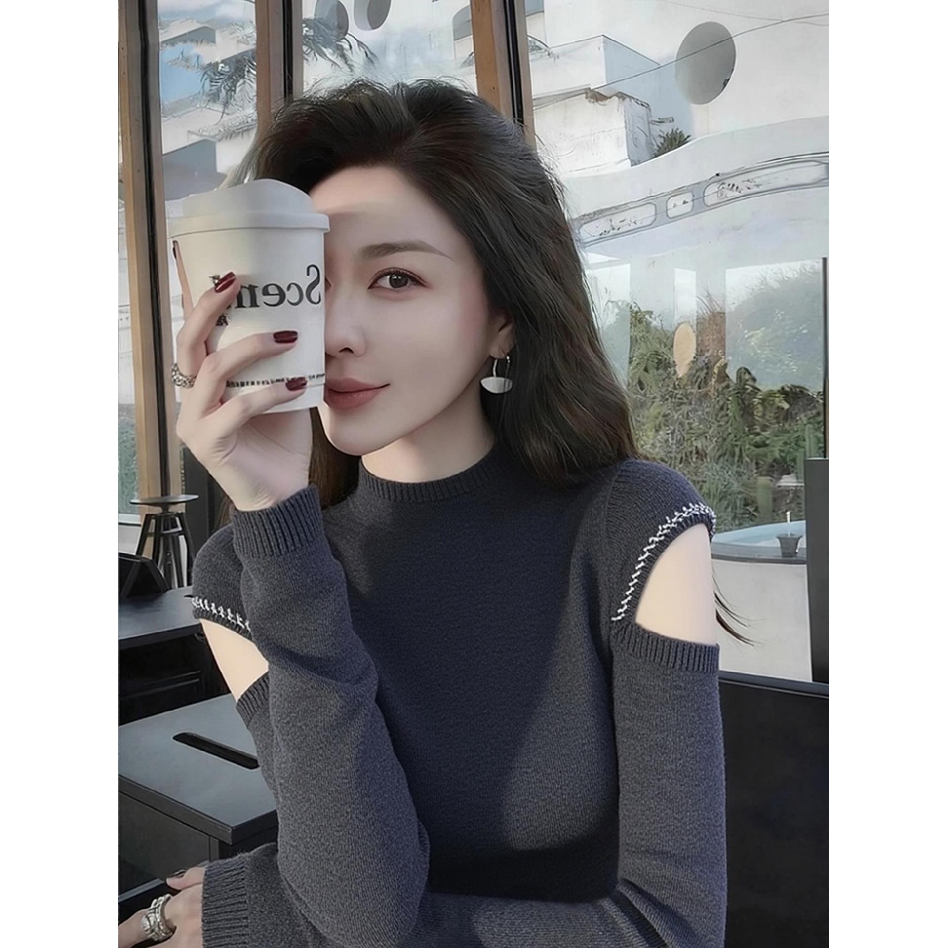 轻熟灰色露肩针织打底衫