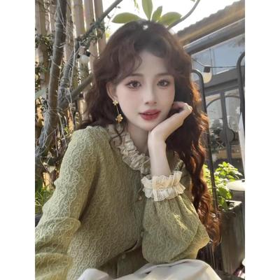 小清新绿色花边圆领衬衫