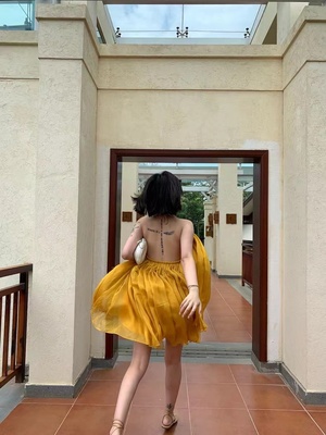 超仙飘逸灵动黄色抹胸吊带