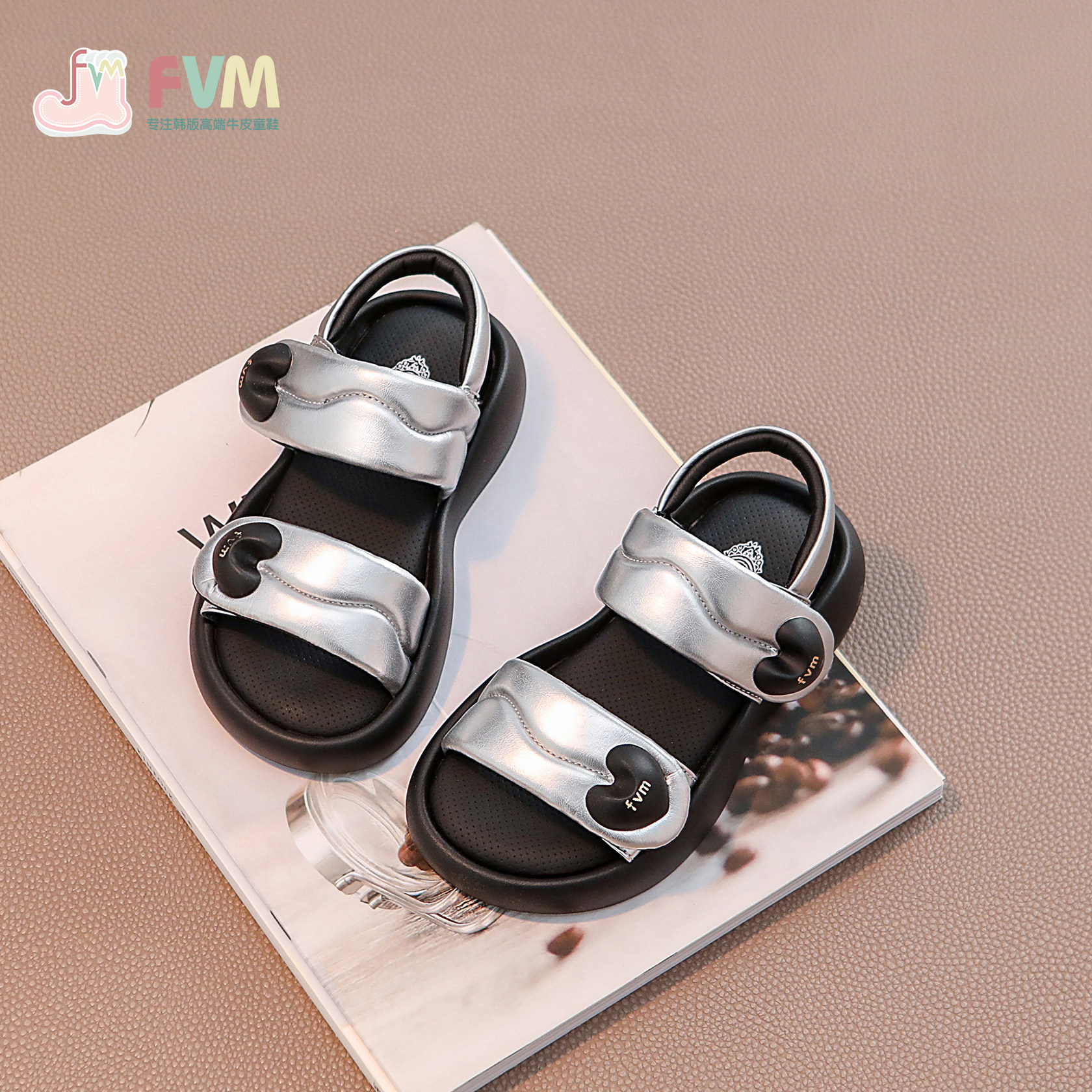 ���ڲ�������ɫ 23�� FVM�ļ�¶ֺ�������ͯ��Ь