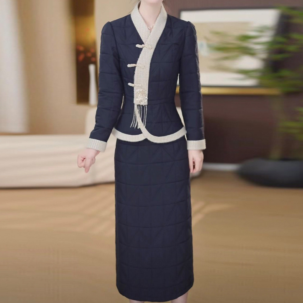 精致高级感小衫搭半身裙女2025秋冬季修身显瘦减龄遮肚中长款套装