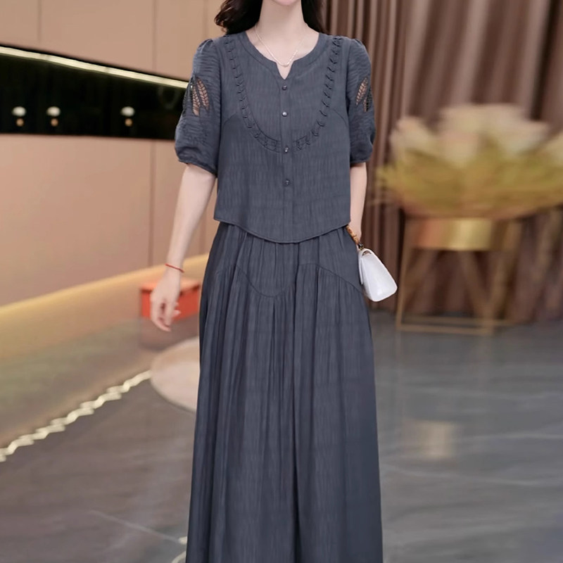 轻羽丝连衣裙2026夏季新款女装时尚气质减龄显瘦洋气假两件套裙子