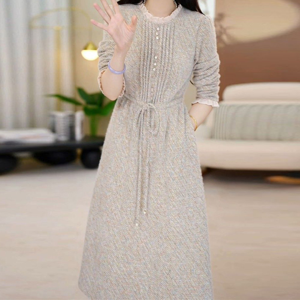 精致名媛雪花绒连衣裙女2025年秋冬季修身显瘦减龄遮肚中长款裙子