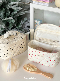 2024新款 软绵绵刺绣爱心化妆包大容量便携旅行洗漱包化妆品收纳包