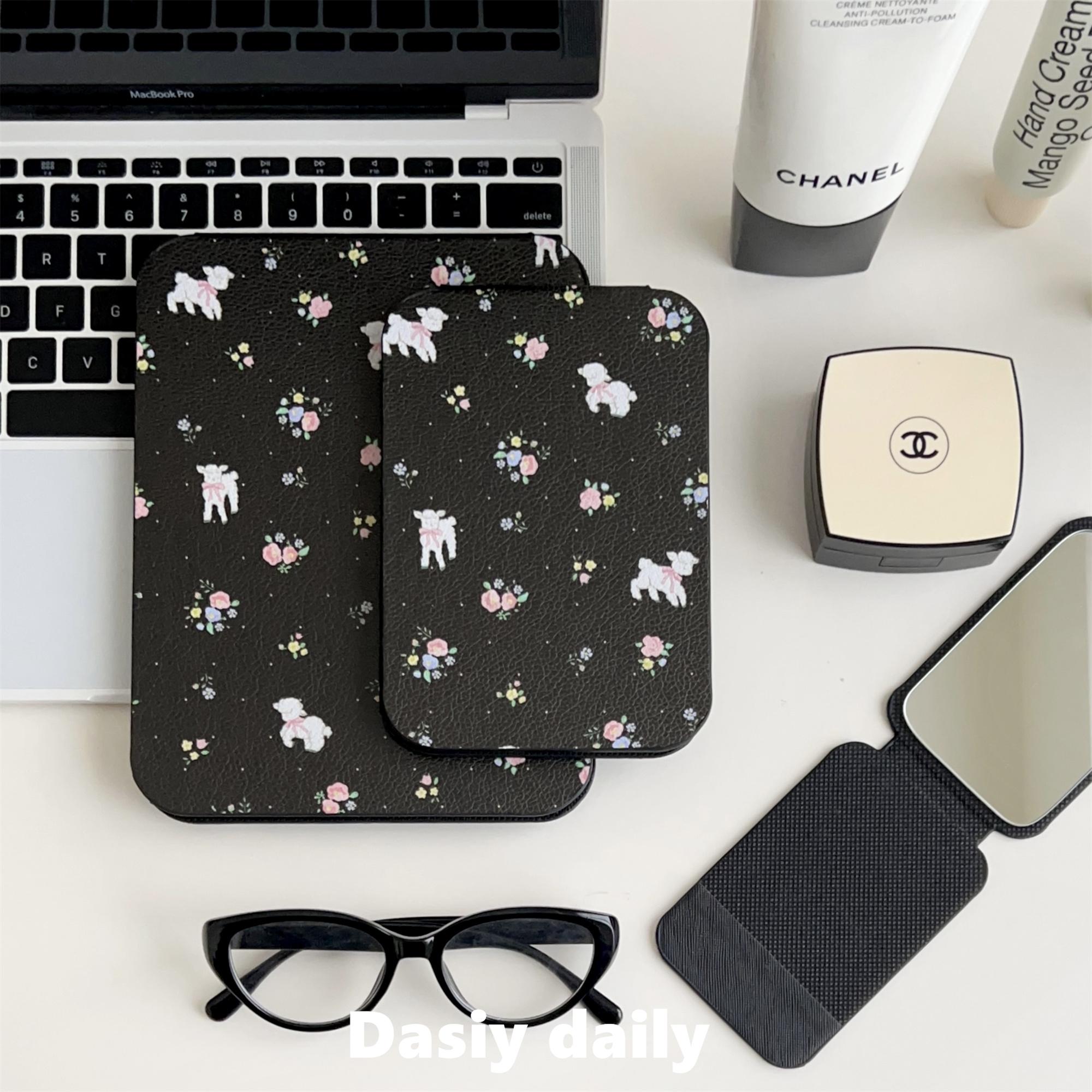 2025新款可折叠化妆镜卡通花朵小羊翻盖桌面台式化妆镜便携随身镜