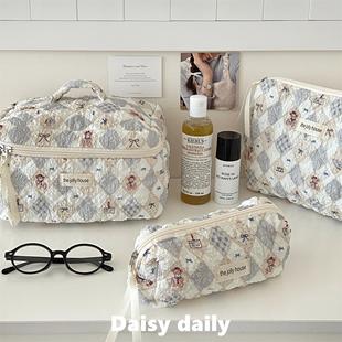 卡通小熊化妆包女2024新款 可爱大容量拉链收纳包护肤品洗漱收纳袋