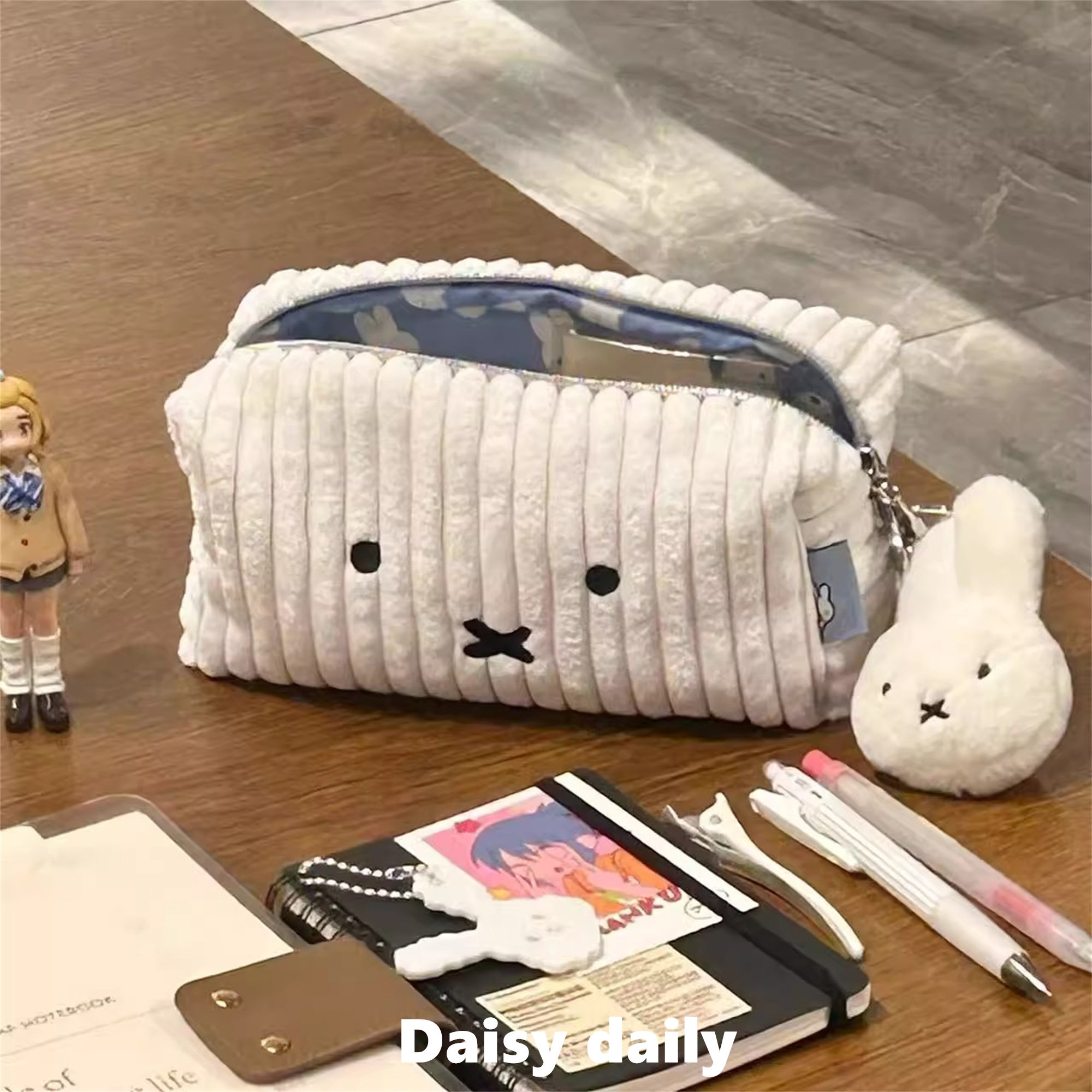 可爱兔子笔袋高颜值ins风大容量初中女学生简约毛绒文具铅笔盒