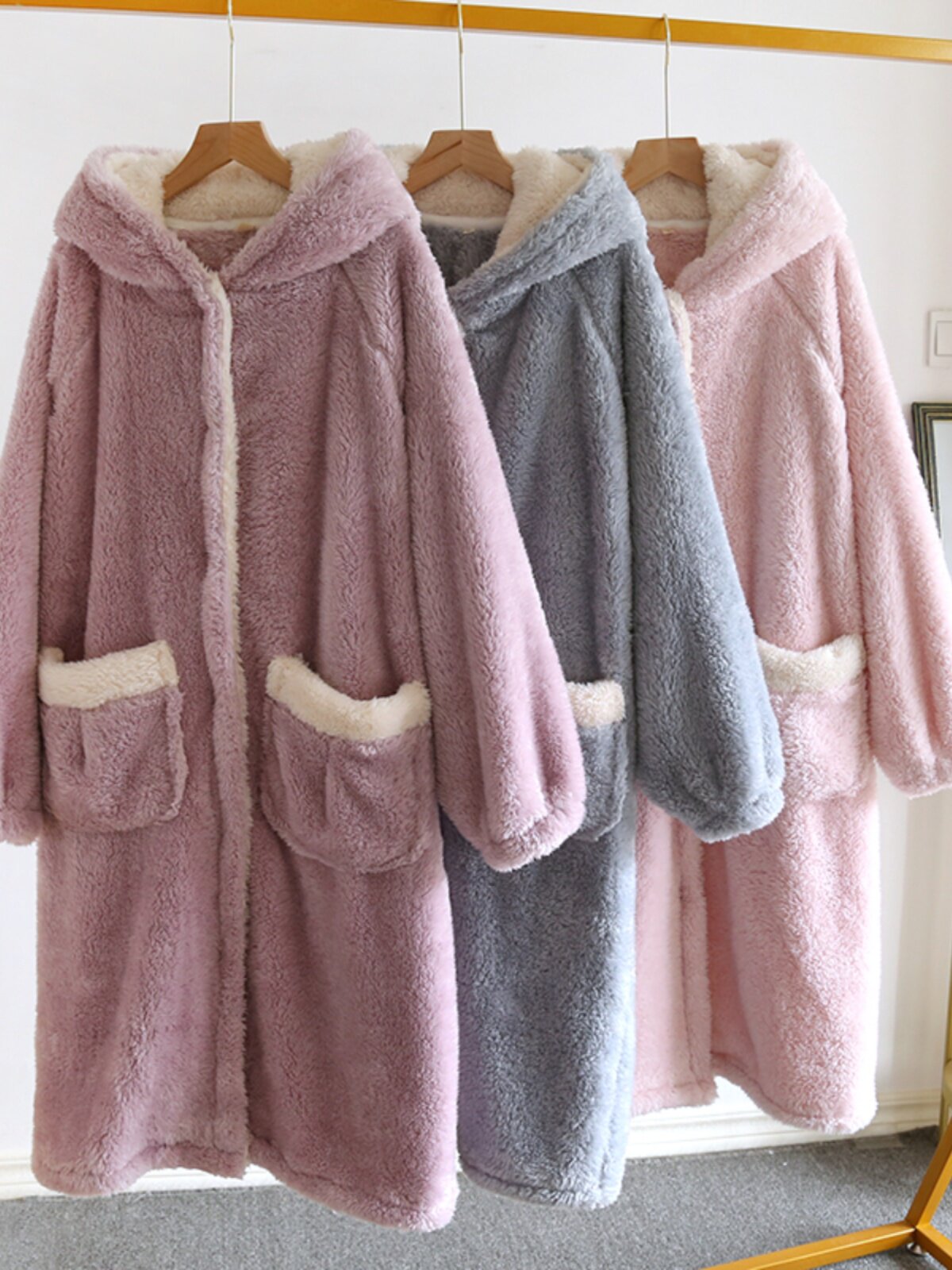 여성 잠옷 가을 겨울 플란넬 목욕 가운 학생 귀여운 긴 후드 대형 산호 벨벳 출산 가운
