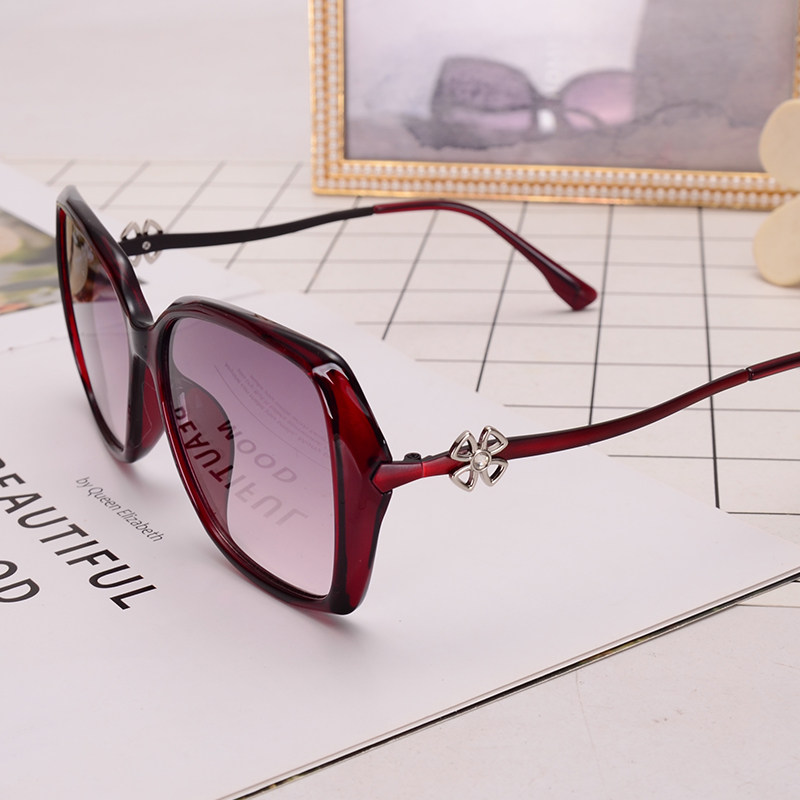 红色墨镜女潮复古立体花带钻防晒太阳镜女款高级气质网红街拍眼镜