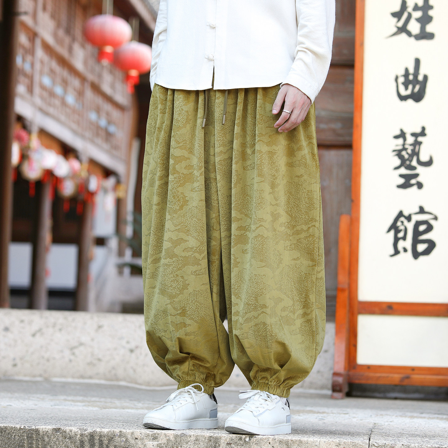 卡其色