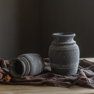 复古粗陶花瓶侘寂风陶土罐仿古陶瓷插花粗陶罐花盆中古风花瓶摆件