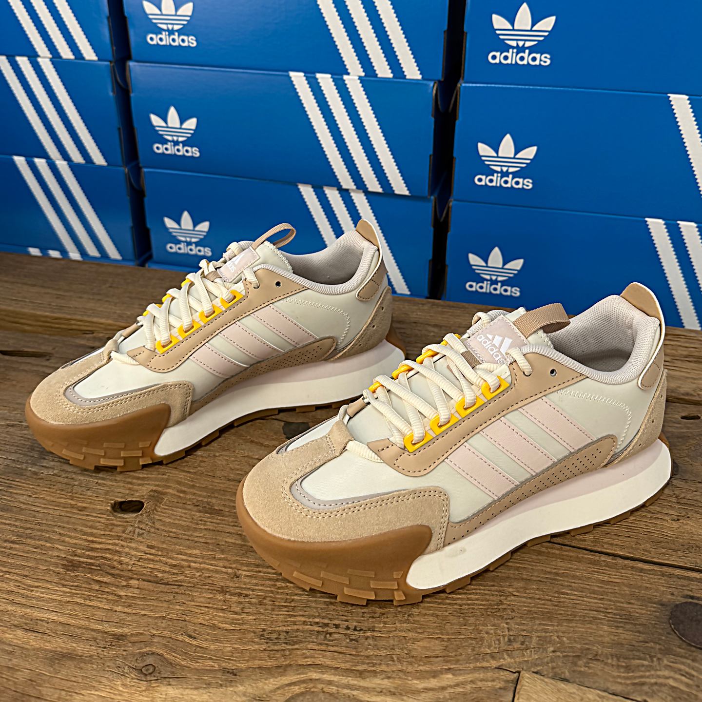 Adidas阿迪达斯女鞋休闲板鞋