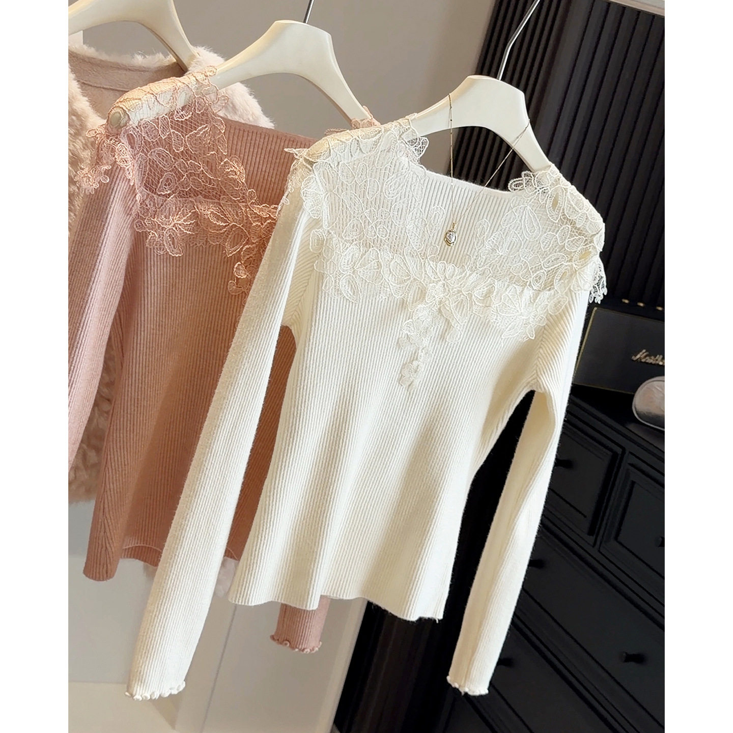 法式蕾丝拼接针织打底衫女2025秋冬新款纯欲辣妹修身内搭短款上衣