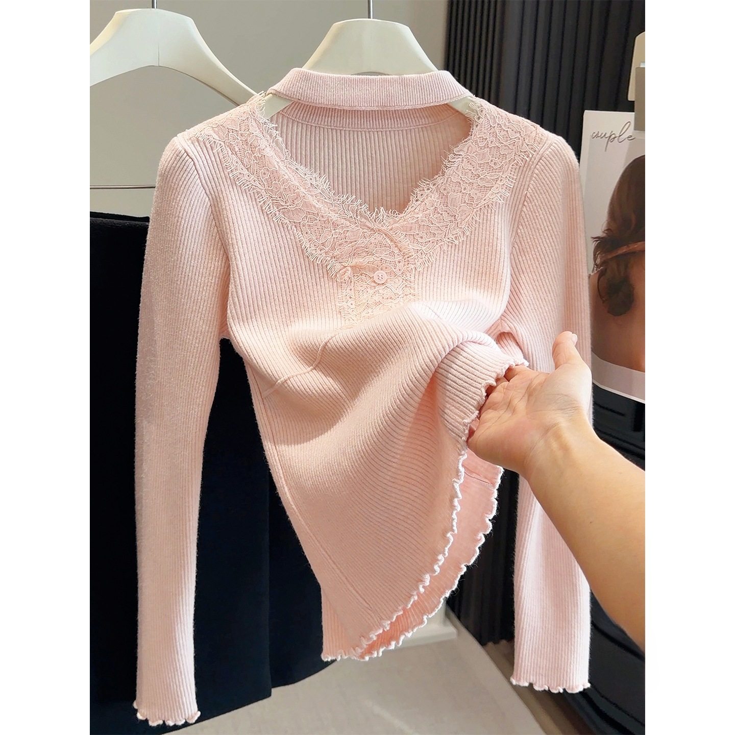 蕾丝拼接V领挂脖针织衫女秋冬新款修身显瘦套头内搭打底毛衣上衣